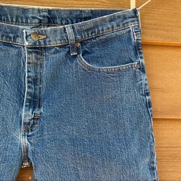 Vintage Wrangler Y2K Regular Fit Lightly Distressed and Faded Loose Fit Jeans - Picture 6 of 12